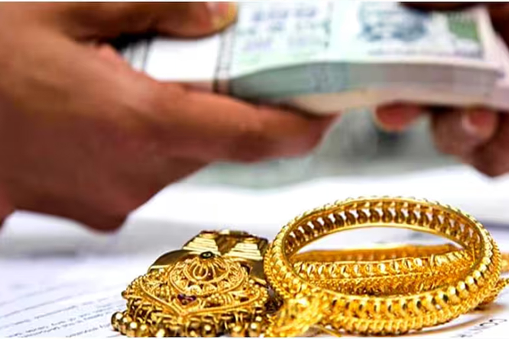 Cash for Gold. Jewelry buyer, pawn shop. Buy and sell precious metals. Old Jewelry and a pile of cash. Old Gold for sale. Dollars, golden rings, necklace bracelet and gold bullion isolated on white.